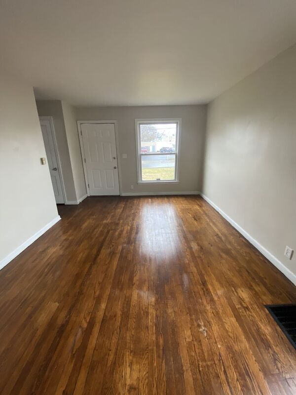 Building Photo - 971 Sheridan Ave