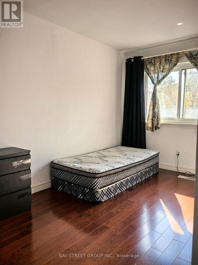 Photo du bâtiment - 2451 Bridletowne Cir