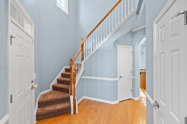 Building Photo - 3 Bed 2.5 Bath Home located in Heritage Hi...