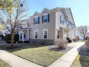 Building Photo - 10990 Goodhue St NE