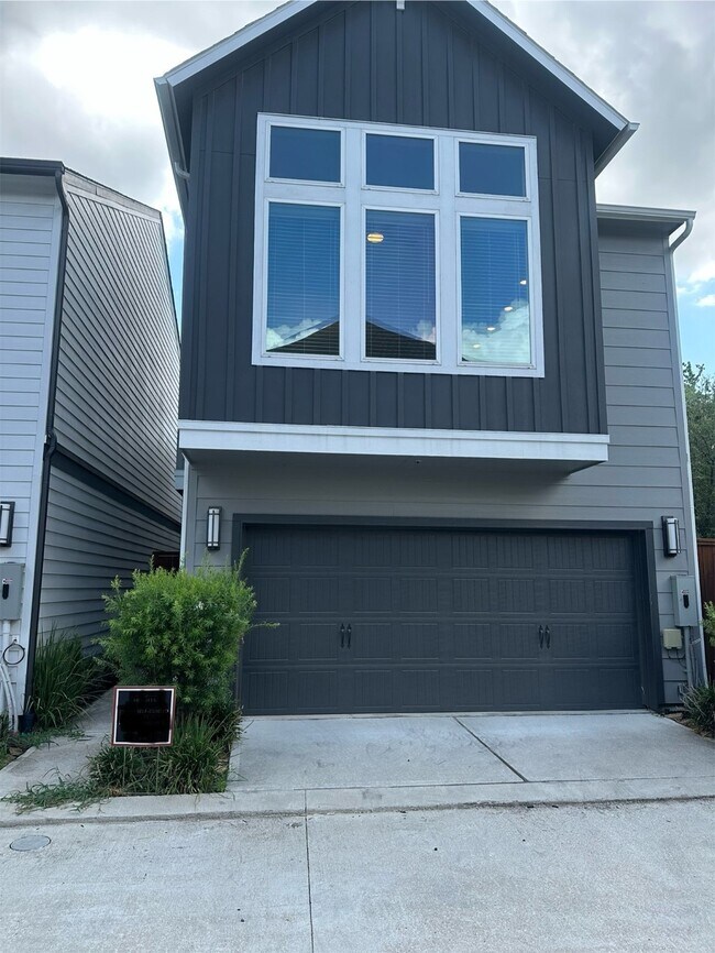 Foto del edificio - 713 Strawberry Pines Ct