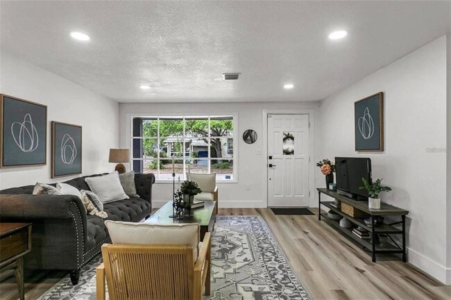 Building Photo - 301 N Fremont Ave