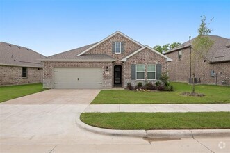 Building Photo - 2011 Redtail Dr