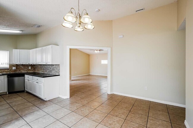 Foto del edificio - 1906 SW 123rd Ave