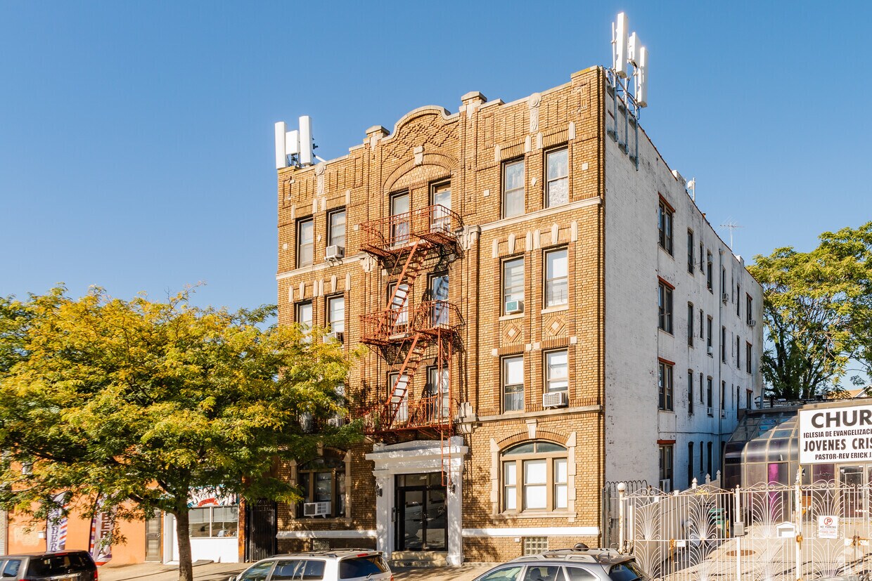 Primary Photo - 8754 17th Ave