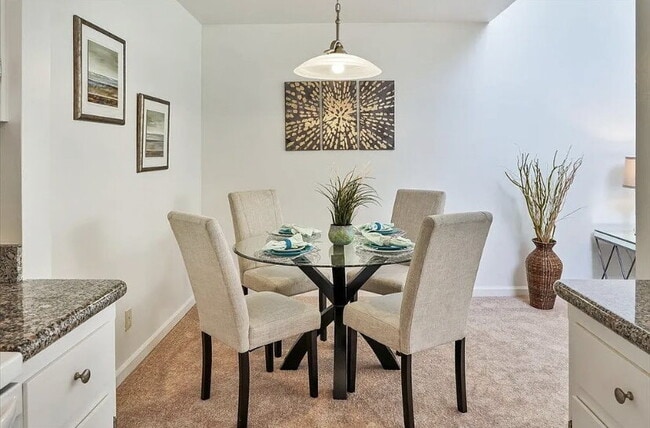 Building Photo - Welcome to this sun-filled spacious top fl...