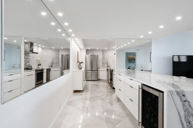 Building Photo - 2425 Presidential 902 Way