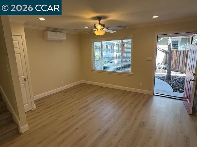 Foto del edificio - 1493 Carmel Dr