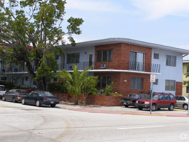 Building Photo - 1800 Meridian Ave