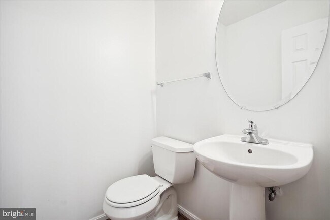 Foto del edificio - 7795 Roseberry Farm Dr