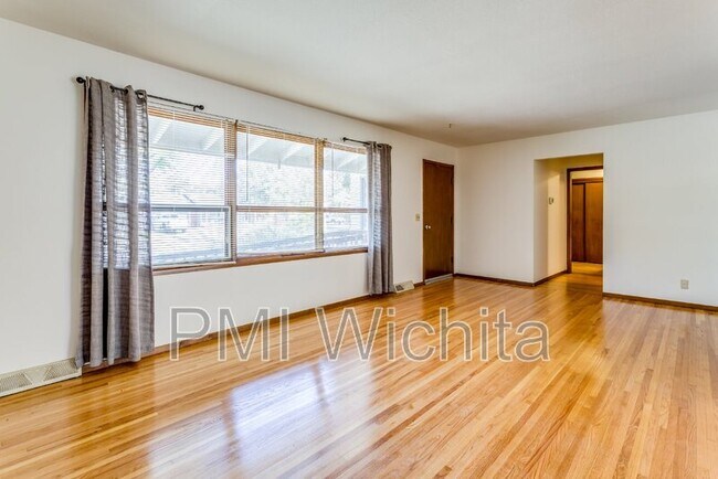 Foto del edificio - 9315 W 9th St N