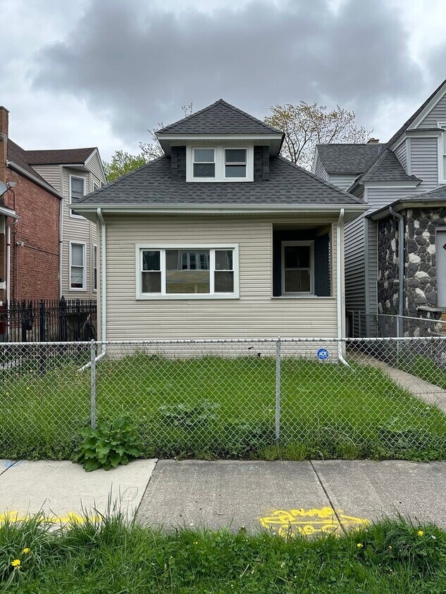 Primary Photo - 559 N Long Ave