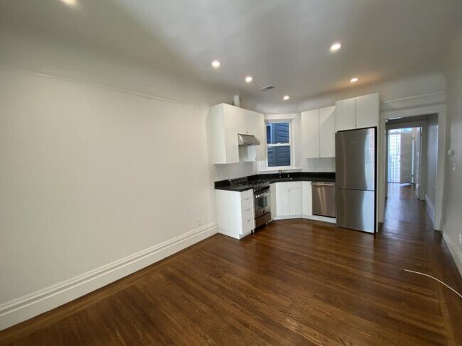 Building Photo - 2 bedroom in San Francisco CA 94133
