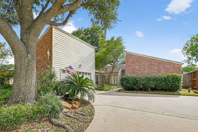 Foto del edificio - 1414 S Kirkwood Rd
