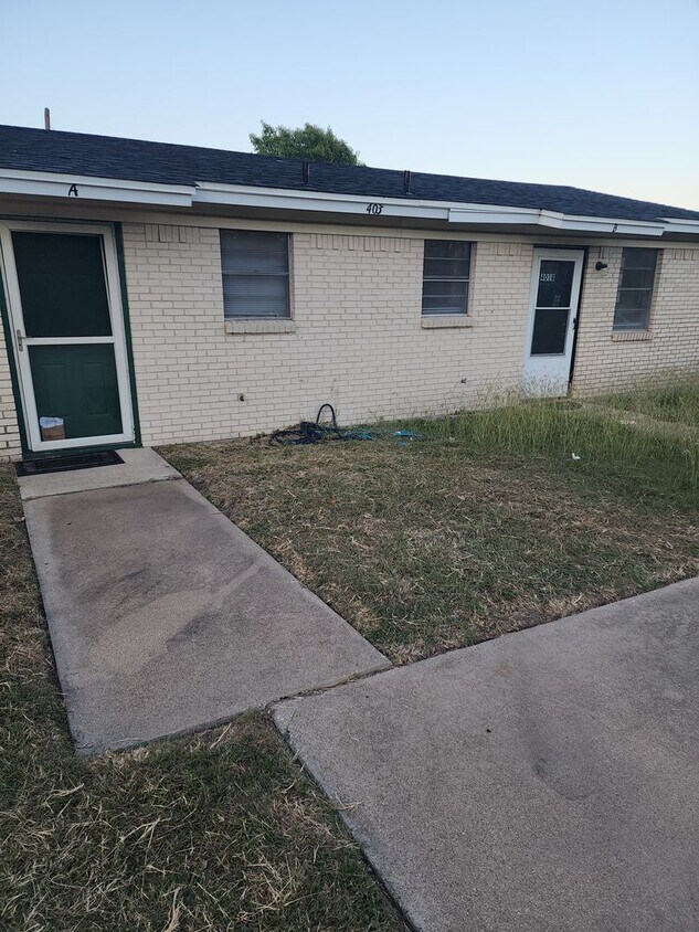 Foto principal - 403 Robertson Ave