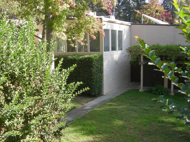 Foto del edificio - 310 Tradewinds Dr