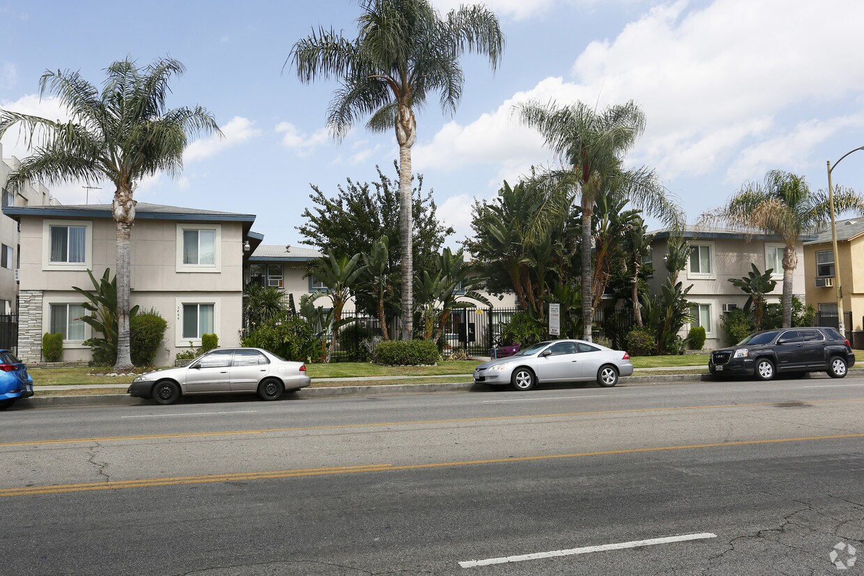 20601 Vanowen St, CA 91306 Apartments in CA