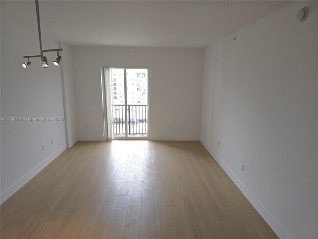 Foto del edificio - 10 Aragon Ave
