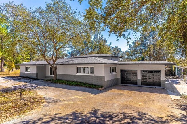 Building Photo - 16880 SE 63rd Ln
