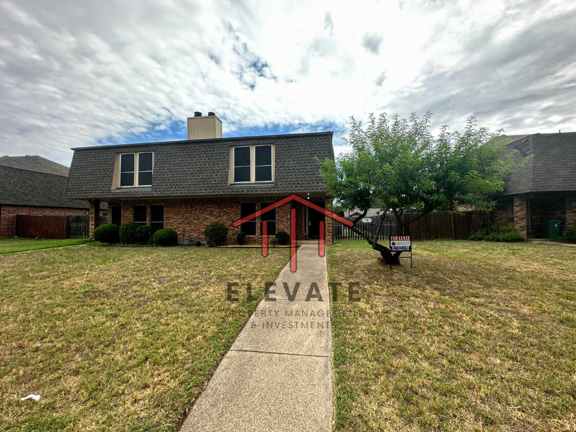 Foto principal - "Charming 3-Bedroom Townhouse Oasis with 2...