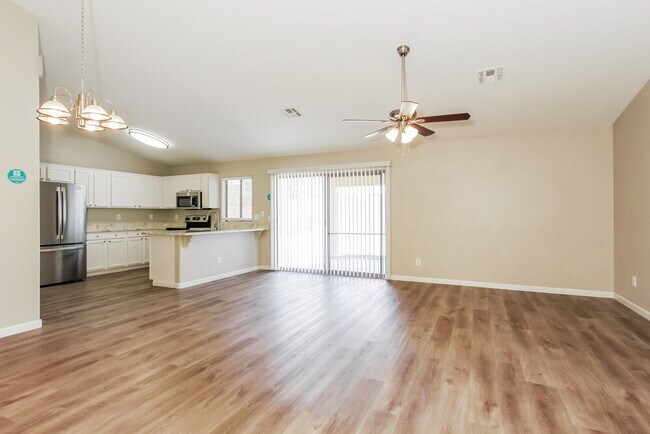 Foto del edificio - 13254 W Paradise Ln