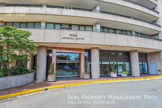 Foto del edificio - 1200 Crystal Dr