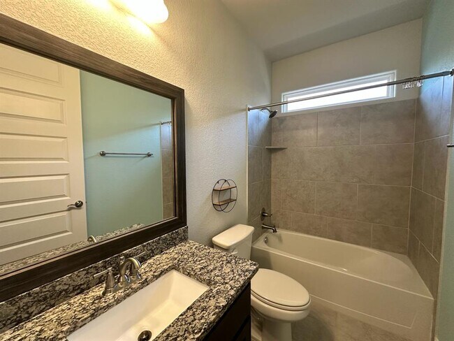 Building Photo - 240 Brentwood Dr
