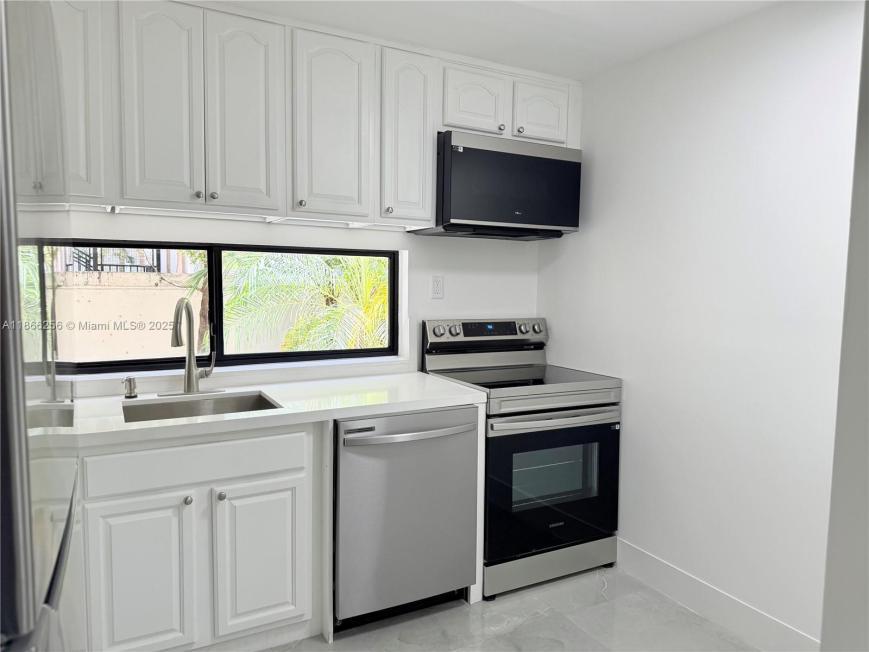 Foto principal - 2 bedroom in Sunny Isles Beach FL 33160