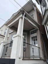 Building Photo - 756 Irving Pl