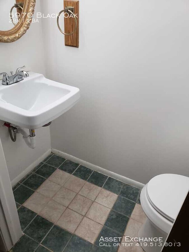 Building Photo - Cozy Town Home