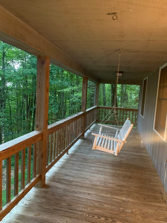 Building Photo - 361 Chestnut Knob Trl