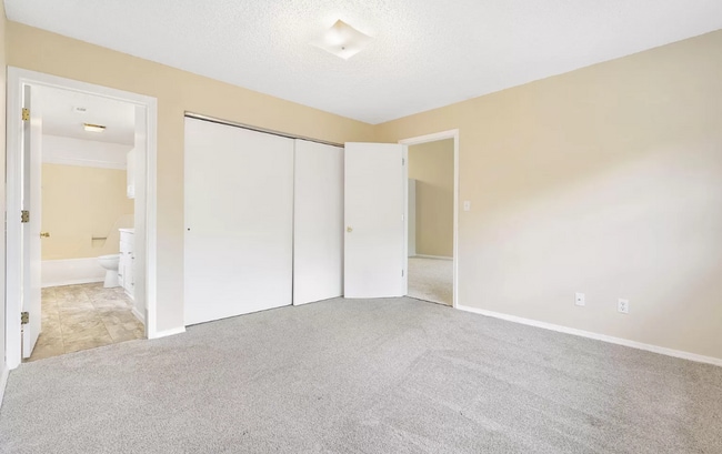 Building Photo - Suncrest -13B