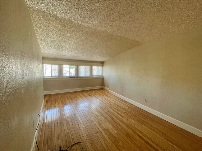 Foto del edificio - 1857 11th Ave