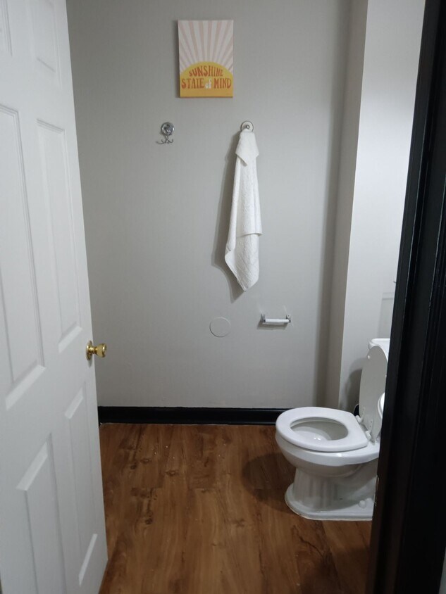 300 S Volusia Ave Unit 6, Orange City, FL 32763 Room for Rent in