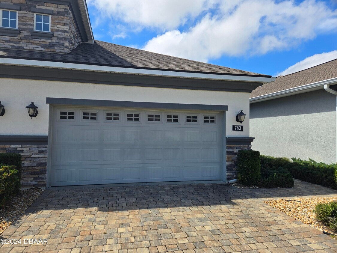 Primary Photo - 783 Aldenham Ln