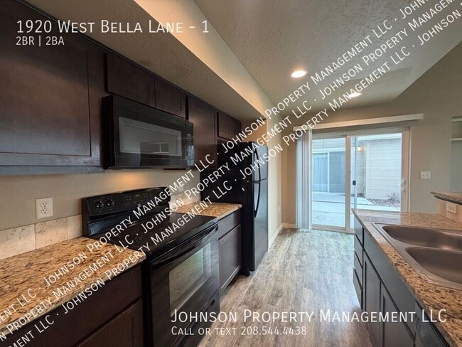 Building Photo - 1920 W Bella Ln