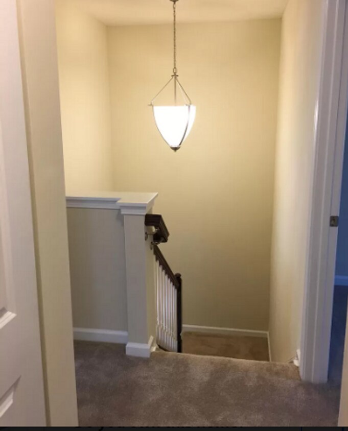 Foto principal - Gorgeous 3 BD/ 2.5 BA Townhouse Available ...