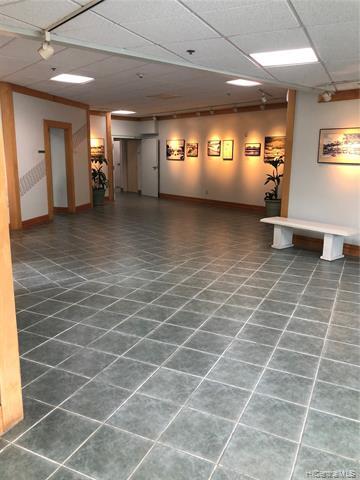 Primary Photo - 215 N King St