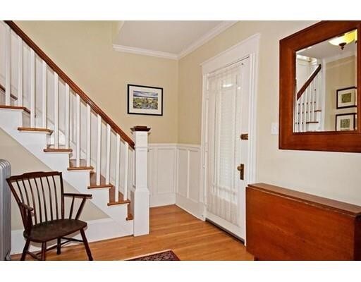 Building Photo - 133 Thorndike St