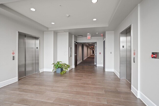 Foto del edificio - 1145 N High St