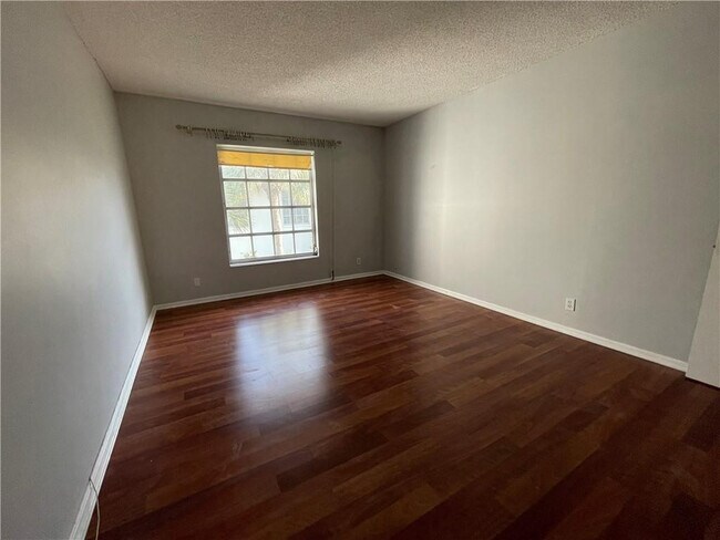 Foto del edificio - 2180 NE 67th St