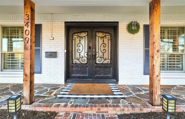 Foto del edificio - 3409 Lakeside Dr