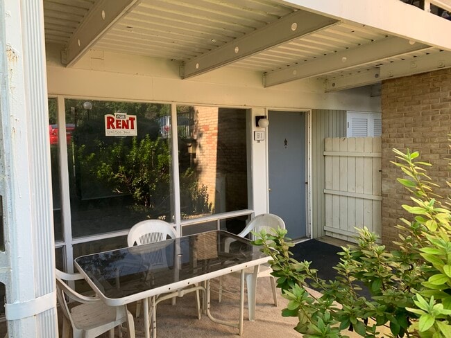 Building Photo - 7509 Spring Lake Dr