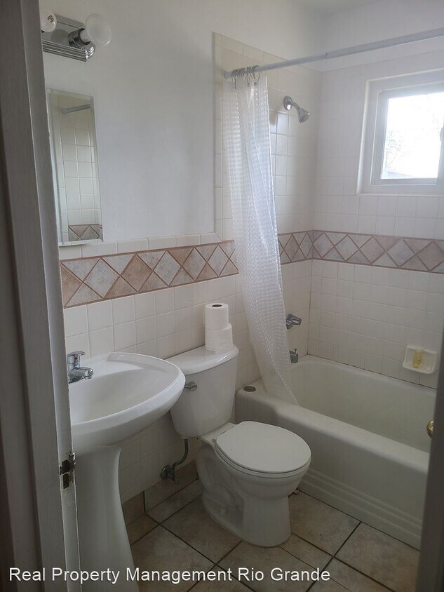 Building Photo - 2 br, 1 bath House - 2703 Adams St NE