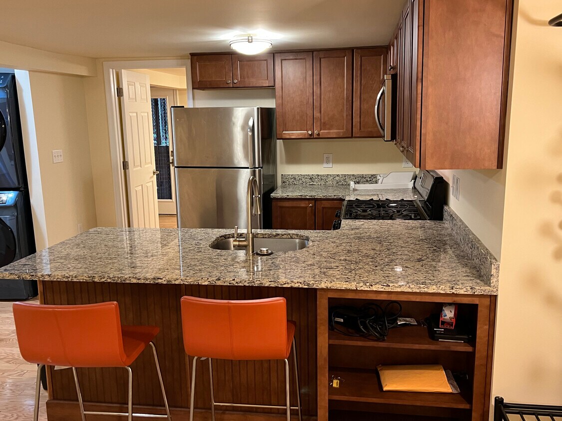 Kitchen - 1343 Monroe St NW