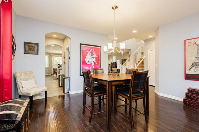 Foto del edificio - Stunning 4 bedroom 3.5 bath home with 3 ca...