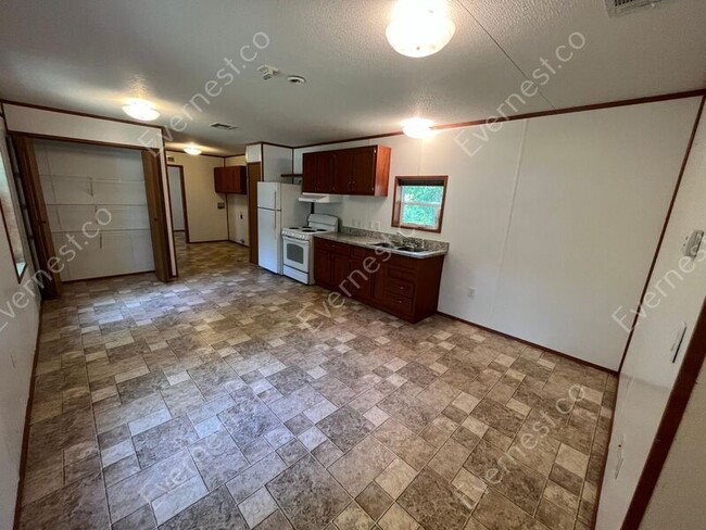 Foto del edificio - 138 Waynes Ln