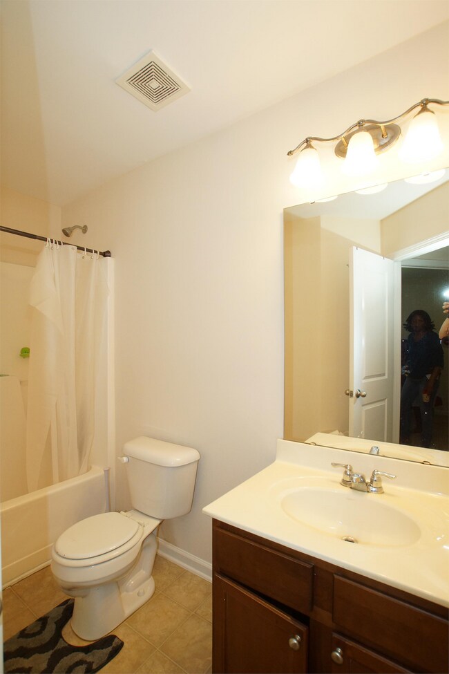 Foto del edificio - 2236 Stoney Spring Dr