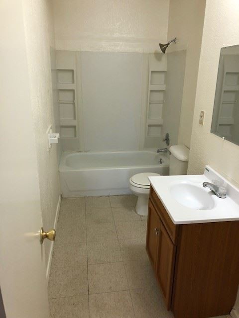 Building Photo - 2 br, 1 bath Apartment - 618 Mayor Ave #101