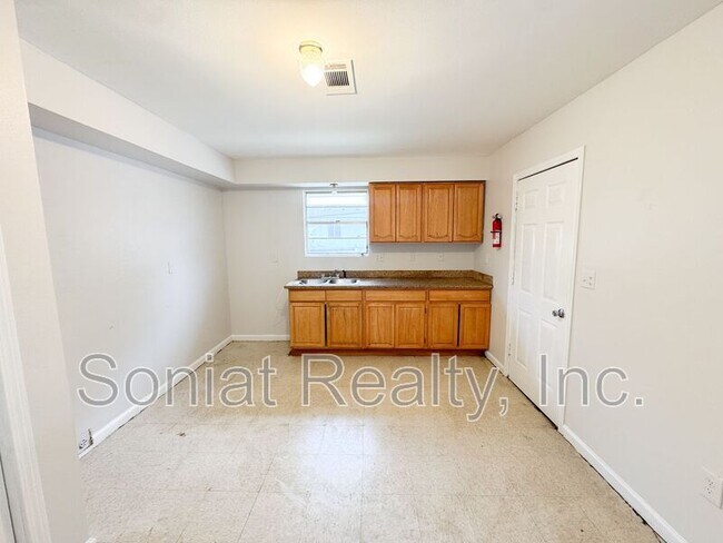 Foto del edificio - 3400 Elysian Fields Ave